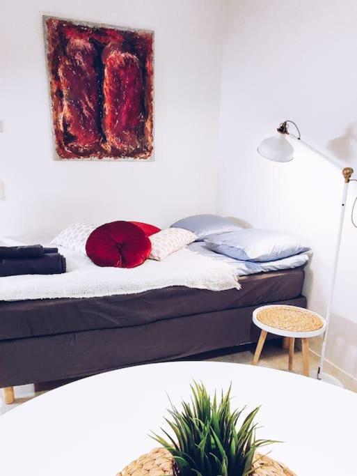 New Studio Cherry Near Helsinki Airport In Kivistoe 万塔 外观 照片